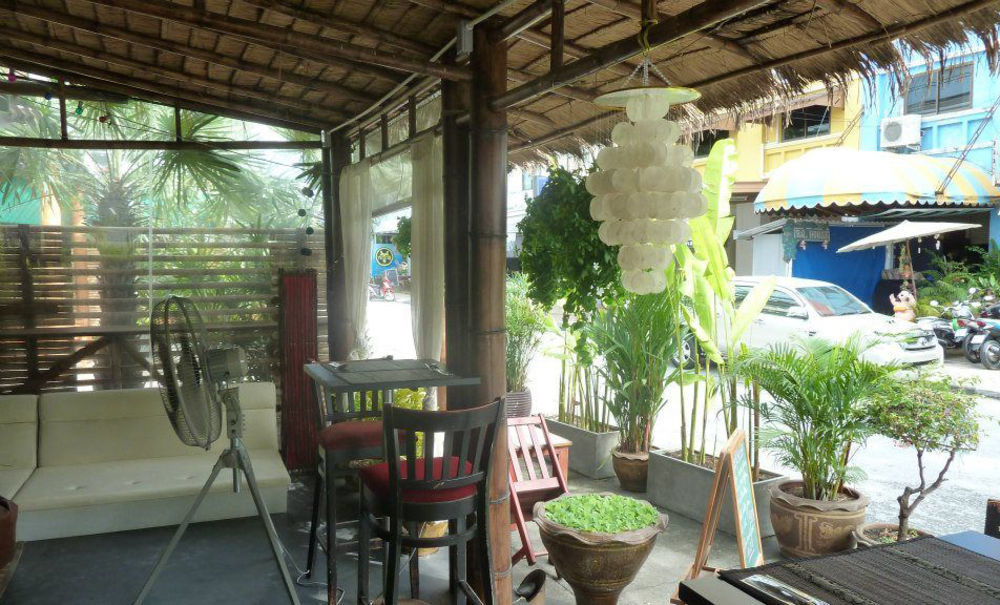 Supergreen Hotel Chalong Exteriör bild